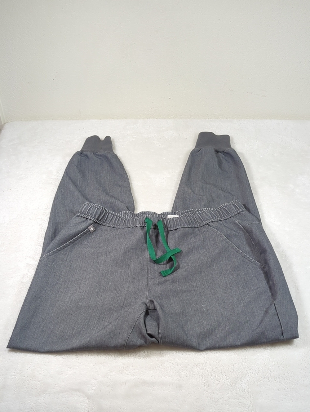 FIGS Technical Grey Scrubs  Joggers M